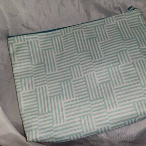 COPY - Thirty-one Zipper Pouch in Aqua and White PATCHWORK STRIPE NEW in pkg